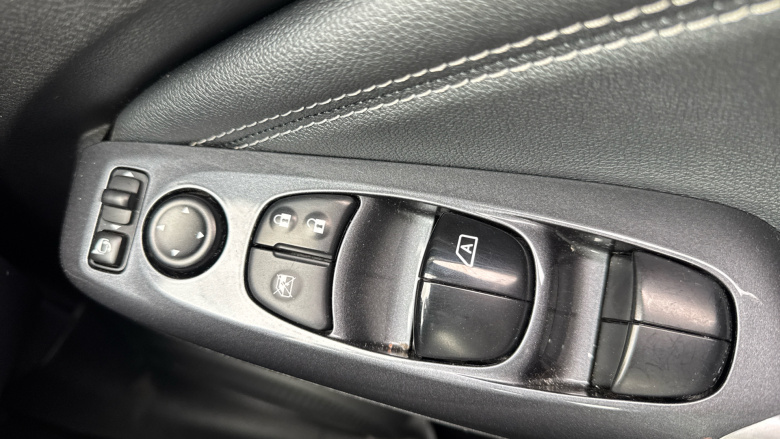 Nissan Juke 1.0 DiG-T 114 N-Connecta 5dr Petrol Hatchback